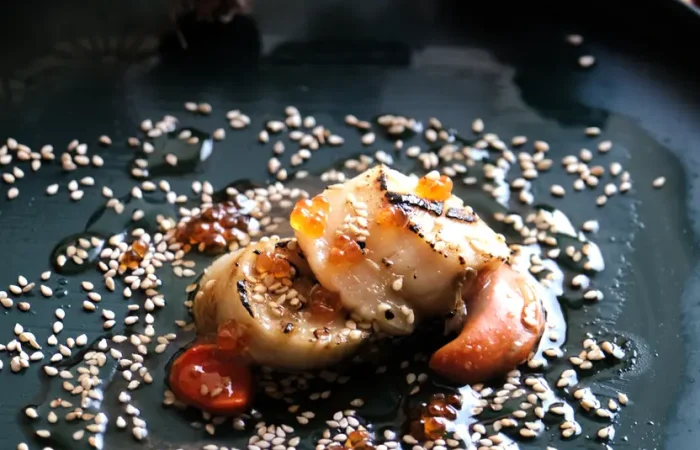 Noix de coquille Saint Jacques de Normandie brulee au caramel de miso 2 compressed